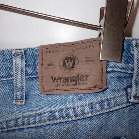 Wrangler Men’s Relaxed Fit Jean Shorts size 40 - Picture 3 of 4